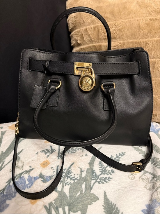 Michael Kors Handbags - ✨MICHAEL KORS Hamilton Saffiano Leather Satchel - with MK lock and key🗝️